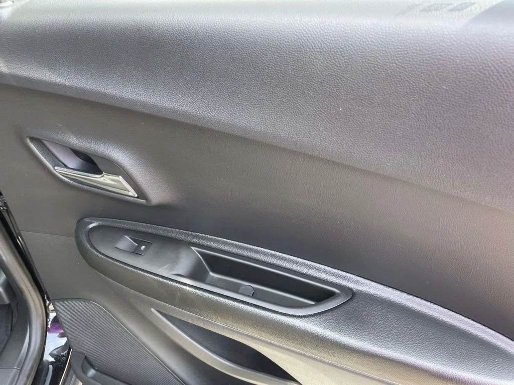Used 2021 Mosaic Black Metallic Chevrolet LT image 10