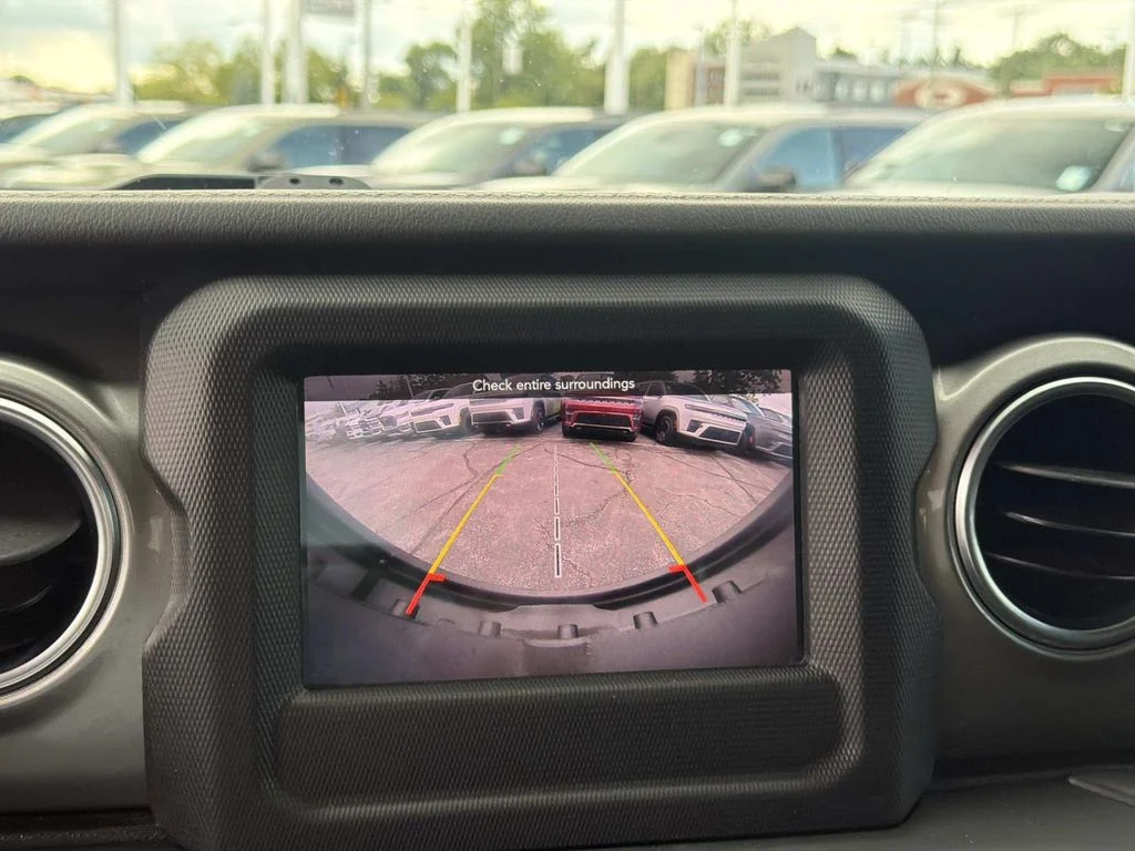Used 2019 Gray Jeep Unlimited Sahara image 19