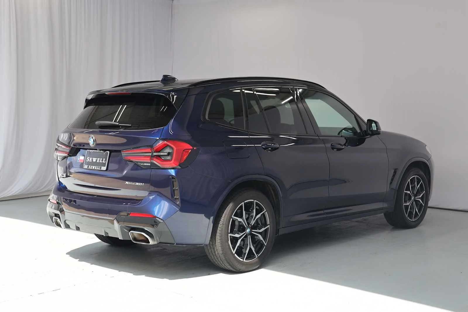 Certified Used 2022 Tanzanite Blue II Metallic BMW xDrive30i image 9
