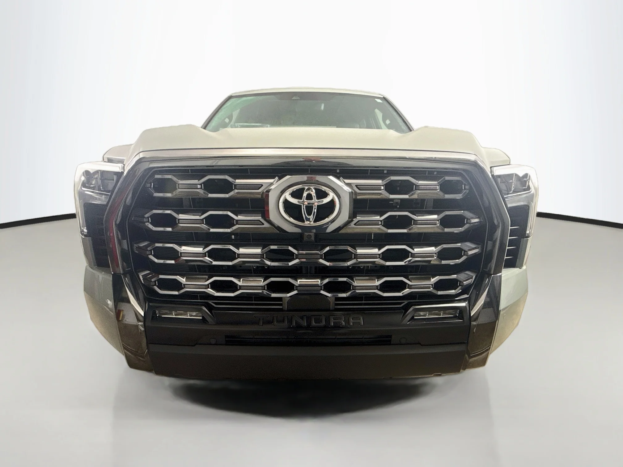 New 2026 Lunar Rock Toyota Platinum image 2
