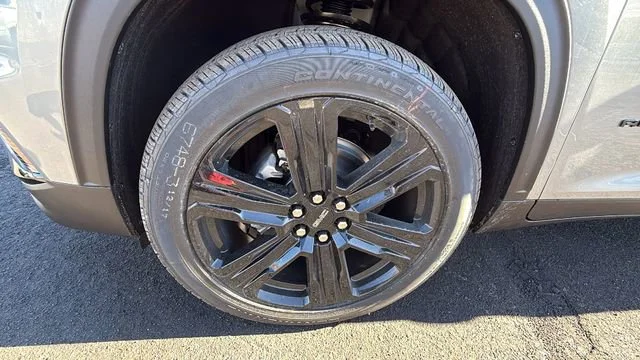 New 2026 Sterling Metallic GMC Elevation image 9