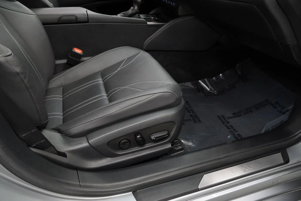 Used 2023 Silver Lexus Luxury image 31