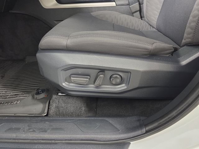Used 2025 Ice Toyota SR5 image 28