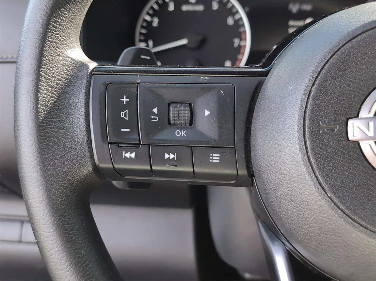 Used 2022 Gun Metallic Nissan S image 25