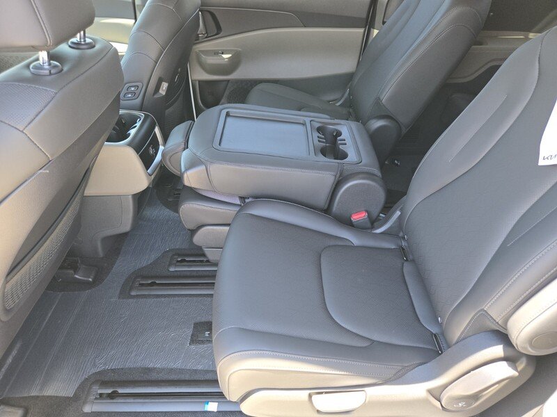 New 2026 Snow White Pearl Kia EX image 8