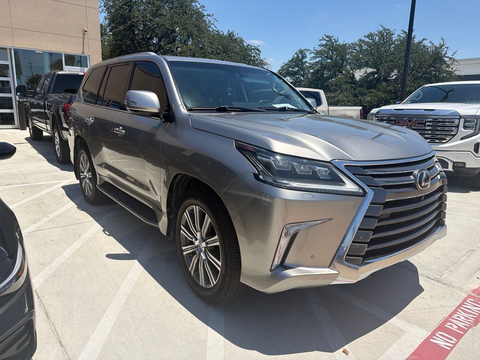 Used 2016 Atomic Silver Lexus 570 image 3