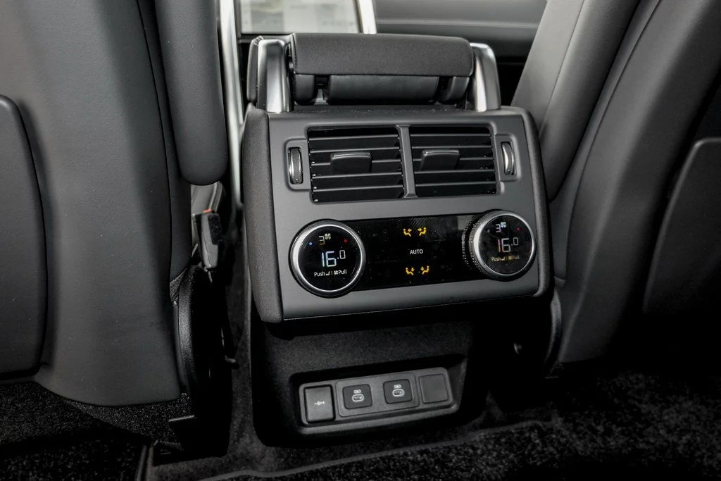 Certified Used 2025 Fuji White Land Rover Dynamic SE image 16