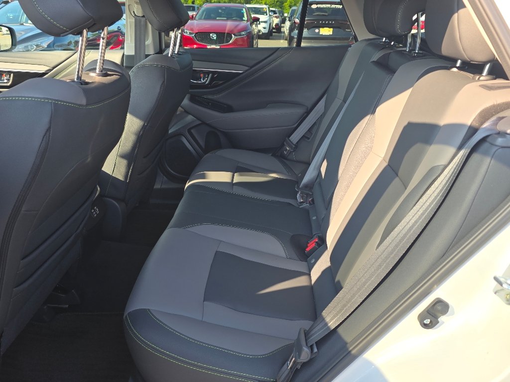 Used 2025 Crystal White Pearl Subaru Onyx Edition image 29