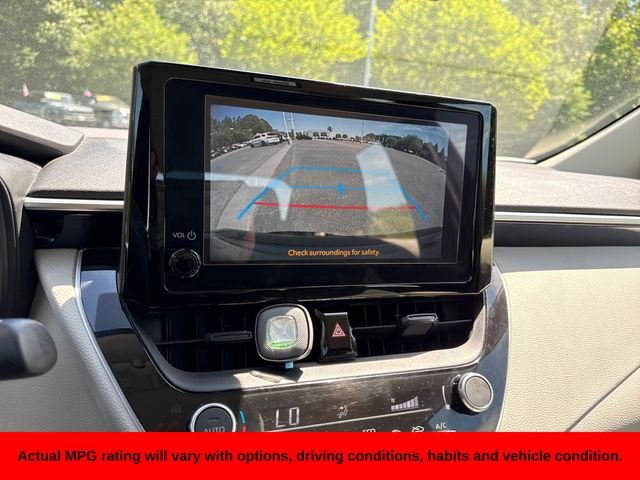 Used 2023  Toyota LE image 17