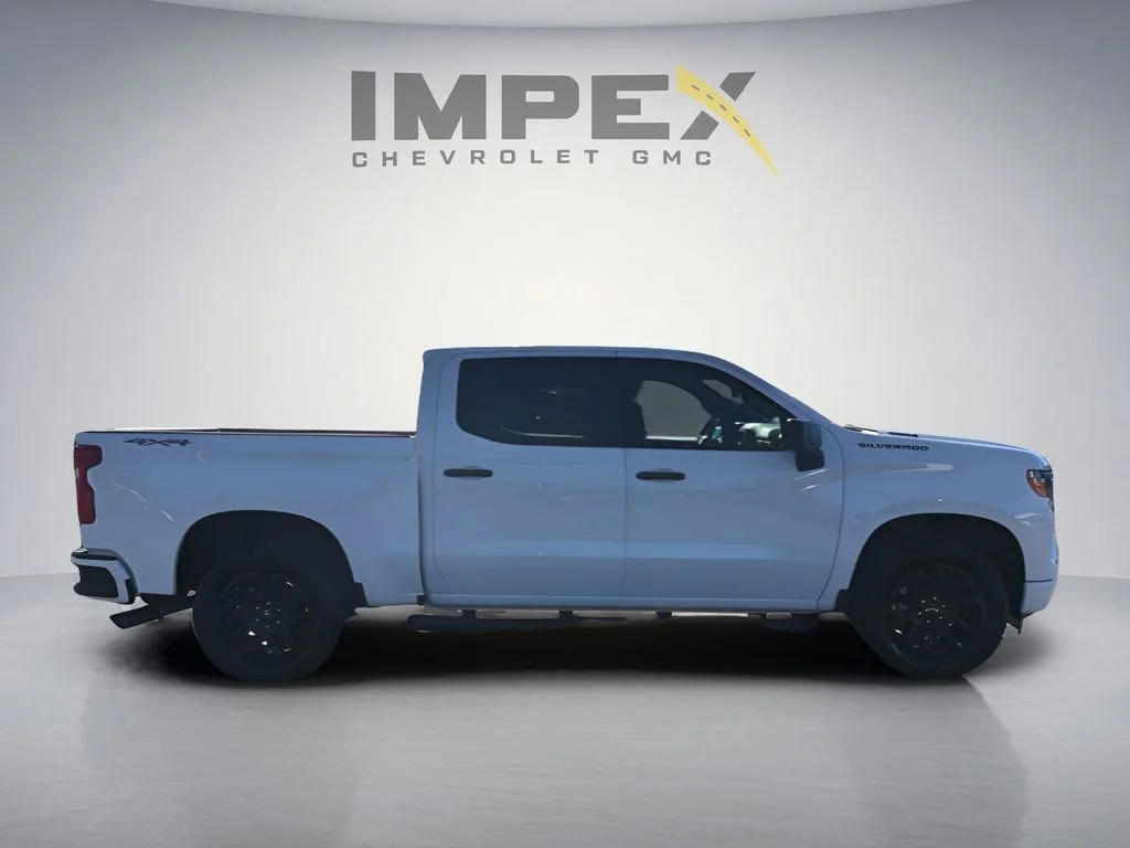 Used 2025 Summit White Chevrolet Custom image 6