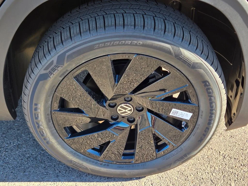 New 2026 Black Volkswagen 2.0T SE w/Technology image 5