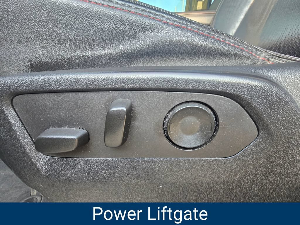 Used 2021 BLACK Chevrolet RST image 19