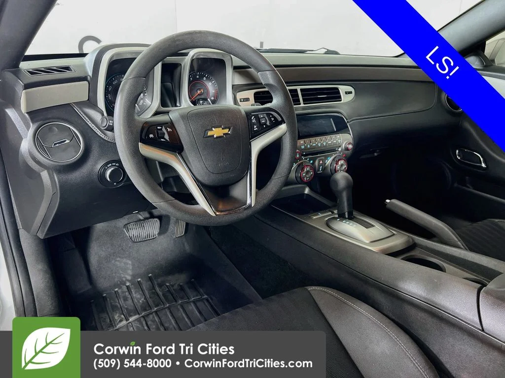 Used 2014 Silver Ice Metallic Chevrolet 2LS image 3