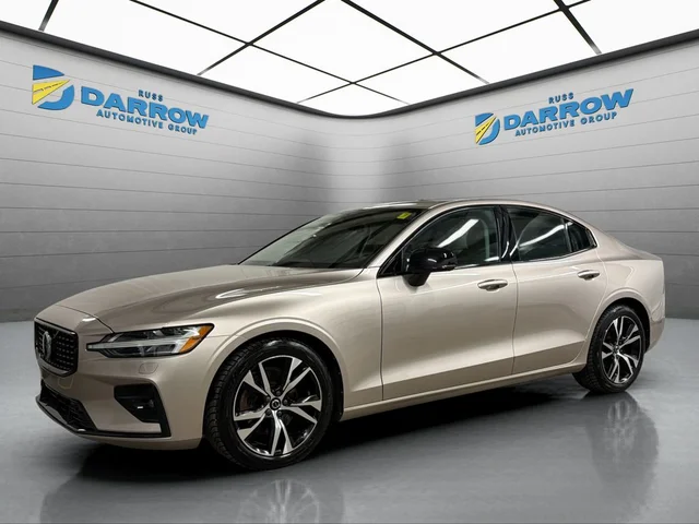 2023 Volvo S60 B5 Core Dark Theme
