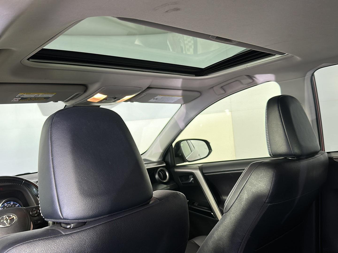 Used 2018 Pearl Toyota Limited image 22