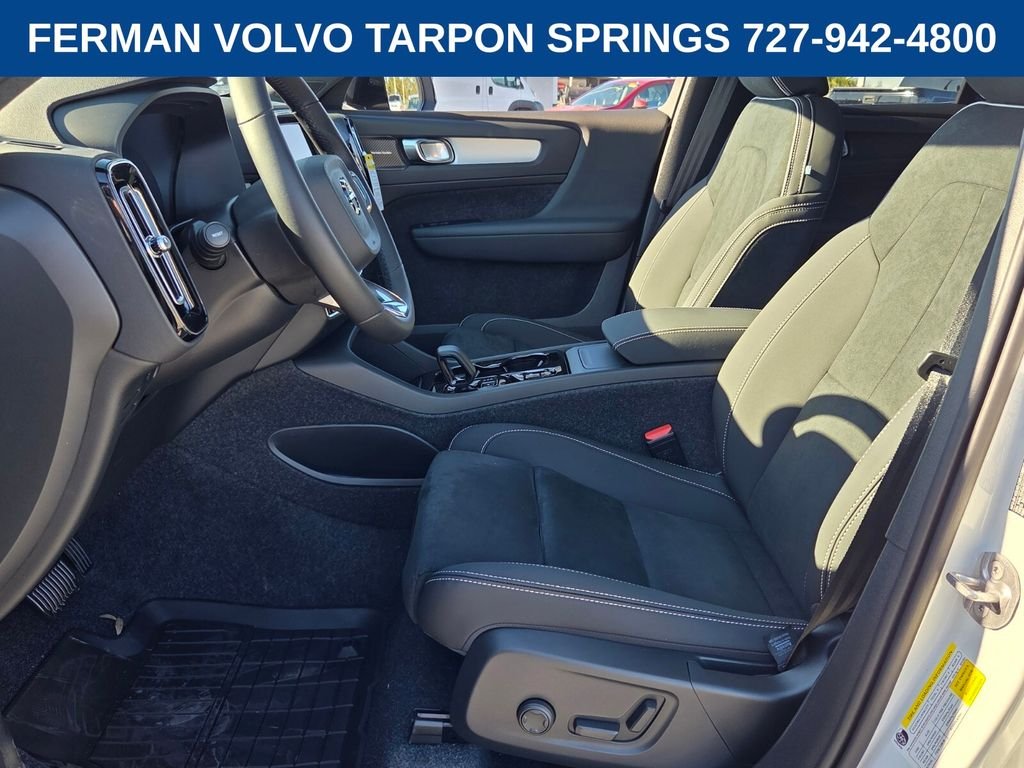 2026 Volvo XC40 Ultra Black Edition - Photo 13