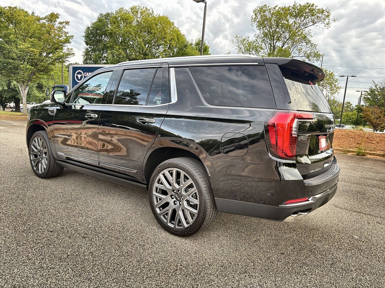 2026 GMC Yukon Denali Ultimate - Photo 6