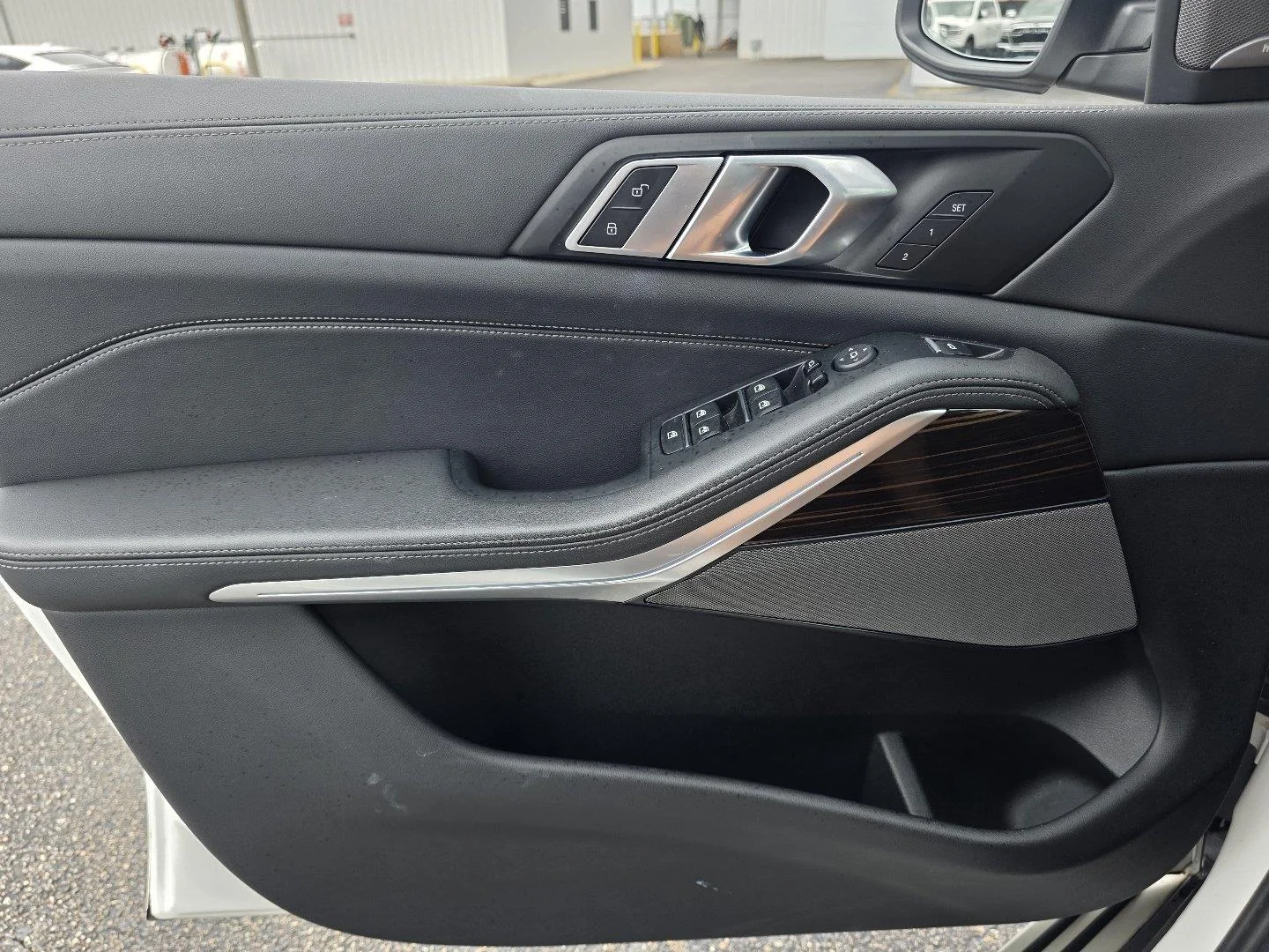 Used 2026  BMW sDrive40i image 24