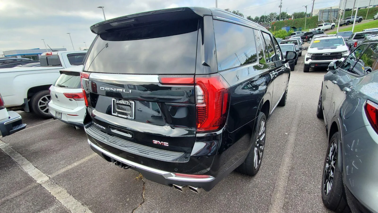 Used 2025 Onyx Black GMC Denali image 10