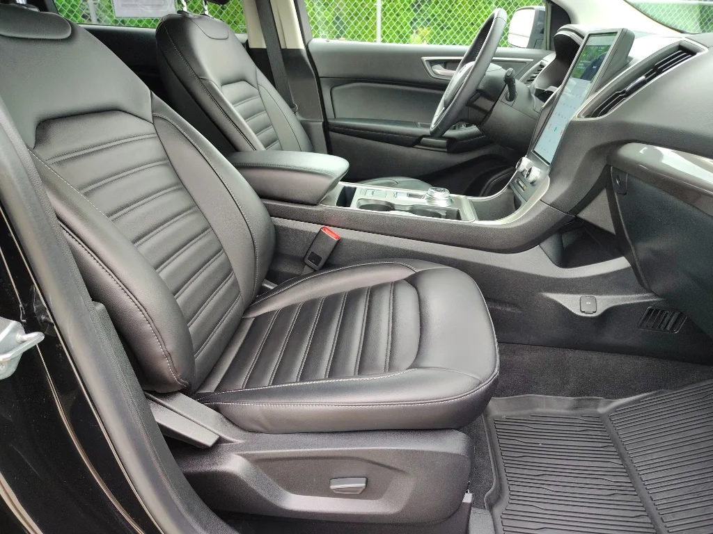 Used 2024 Agate Black Metallic Ford SEL image 14