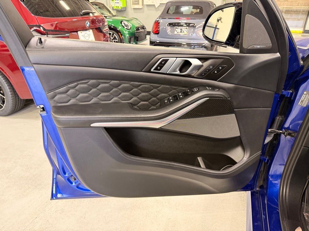 Used 2021 Blue BMW  image 10