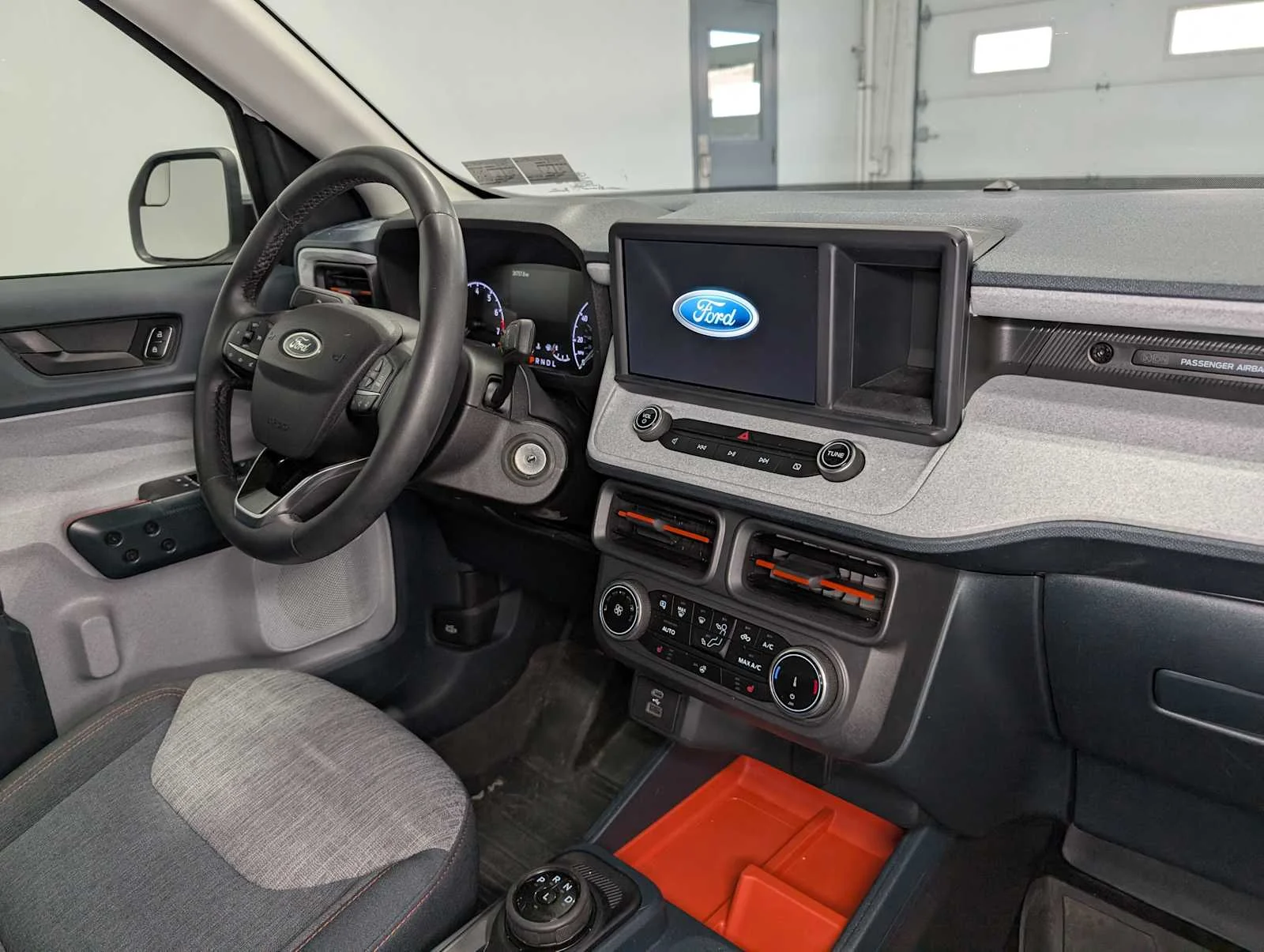 Used 2023 Oxford White Ford XLT image 44