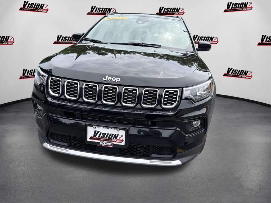 New 2026 Diamond Black Crystal Pearlcoat Jeep Limited image 2