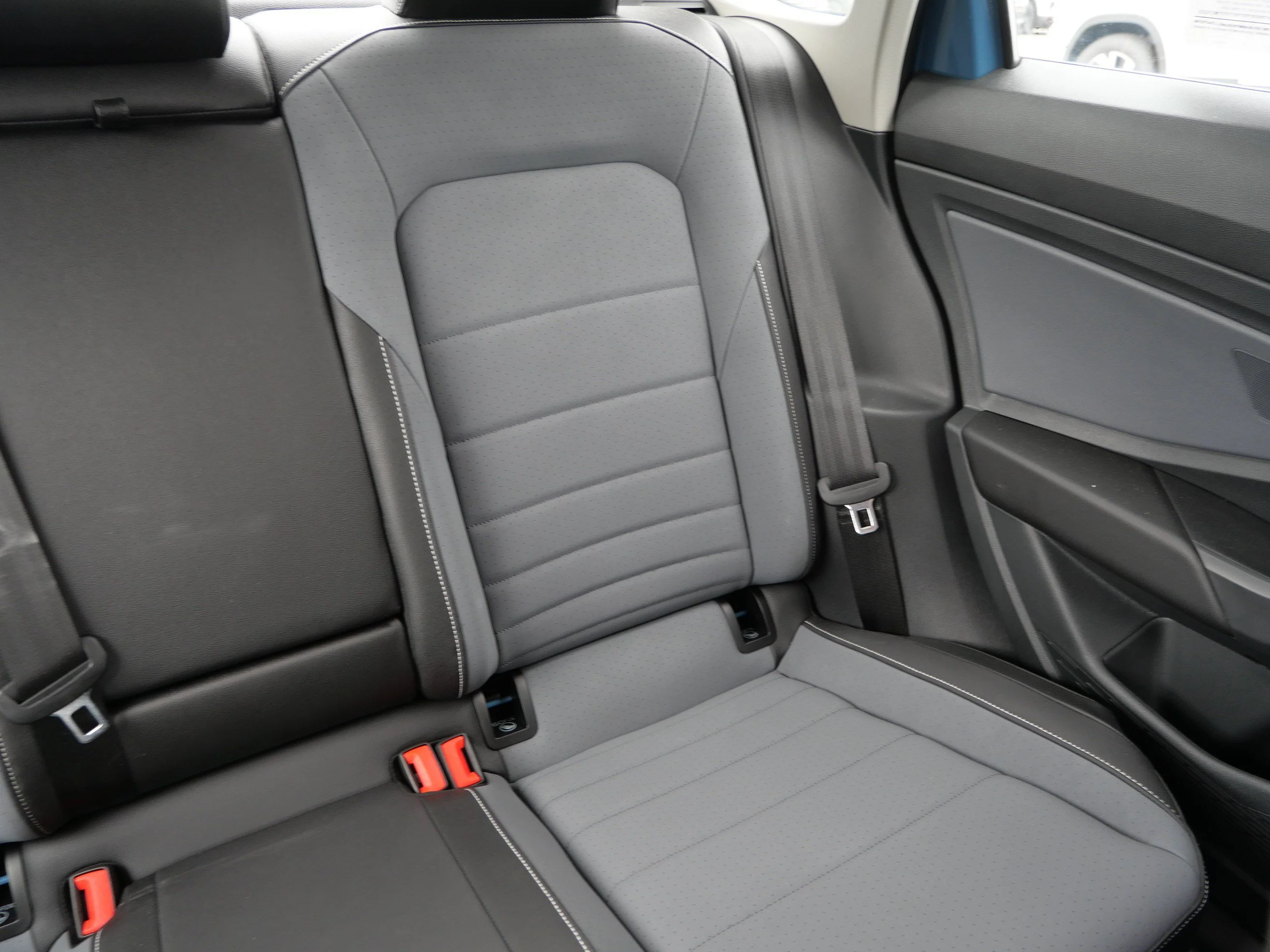 Certified Used 2025 Monterey Blue Volkswagen SE image 14