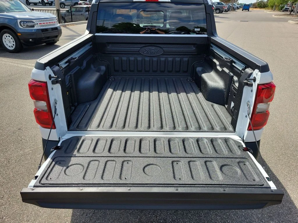 New 2026 Oxford White Ford Lariat® image 8