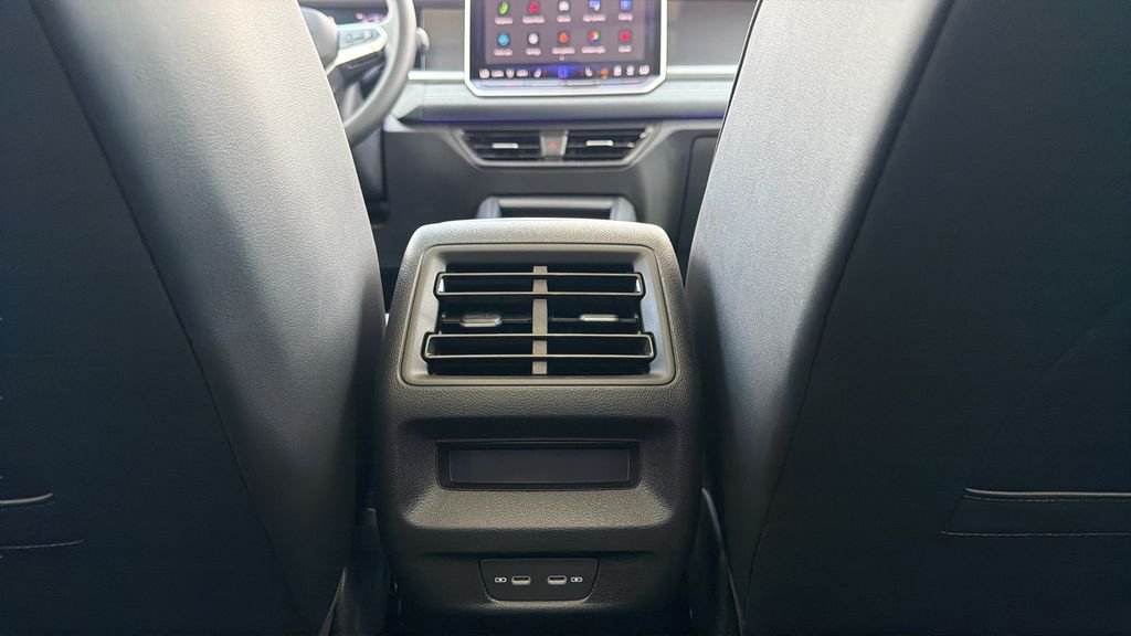 New 2026 Pure White Volkswagen 2.0T SE image 27
