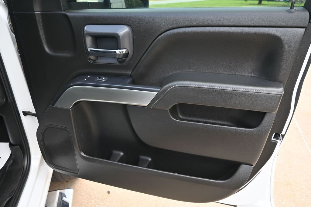 Used 2019 Summit White Chevrolet LT image 37