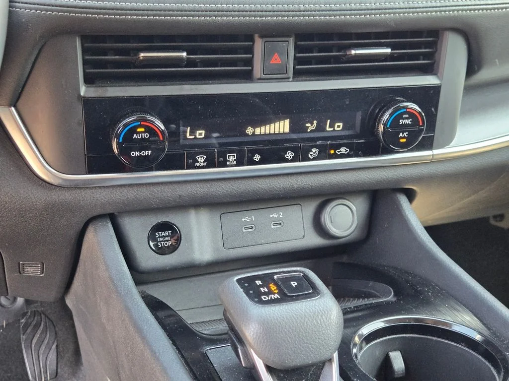 Used 2025 Gray Nissan SV image 27