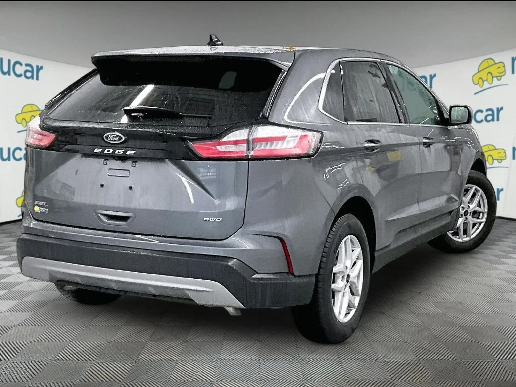 Used 2024 Gray Metallic Ford SEL image 6