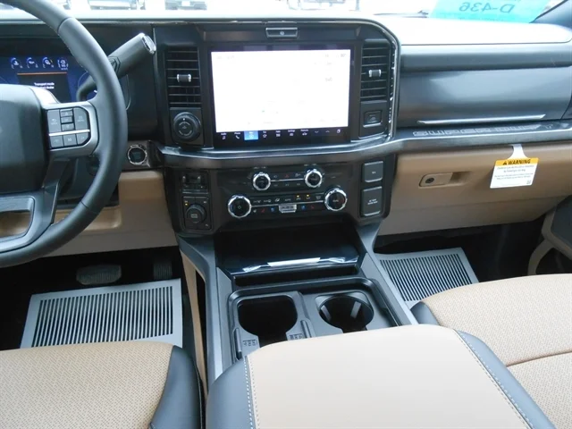 New 2026 Star White Metallic Tri-Coat FORD F-350® Lariat® image 4