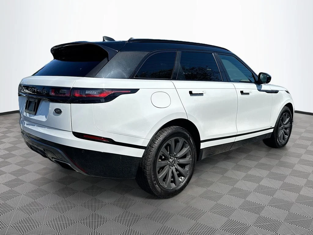 Used 2019  Land Rover SE R-Dynamic image 6