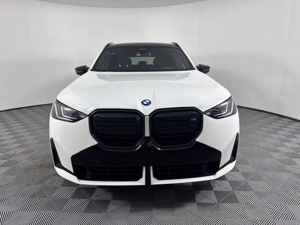 Certified Used 2025 Alpine White BMW M50 xDrive image 2