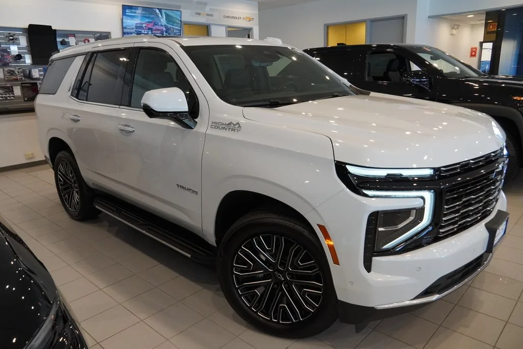 New 2026 Polar White Tricoat Chevrolet High Country image 5