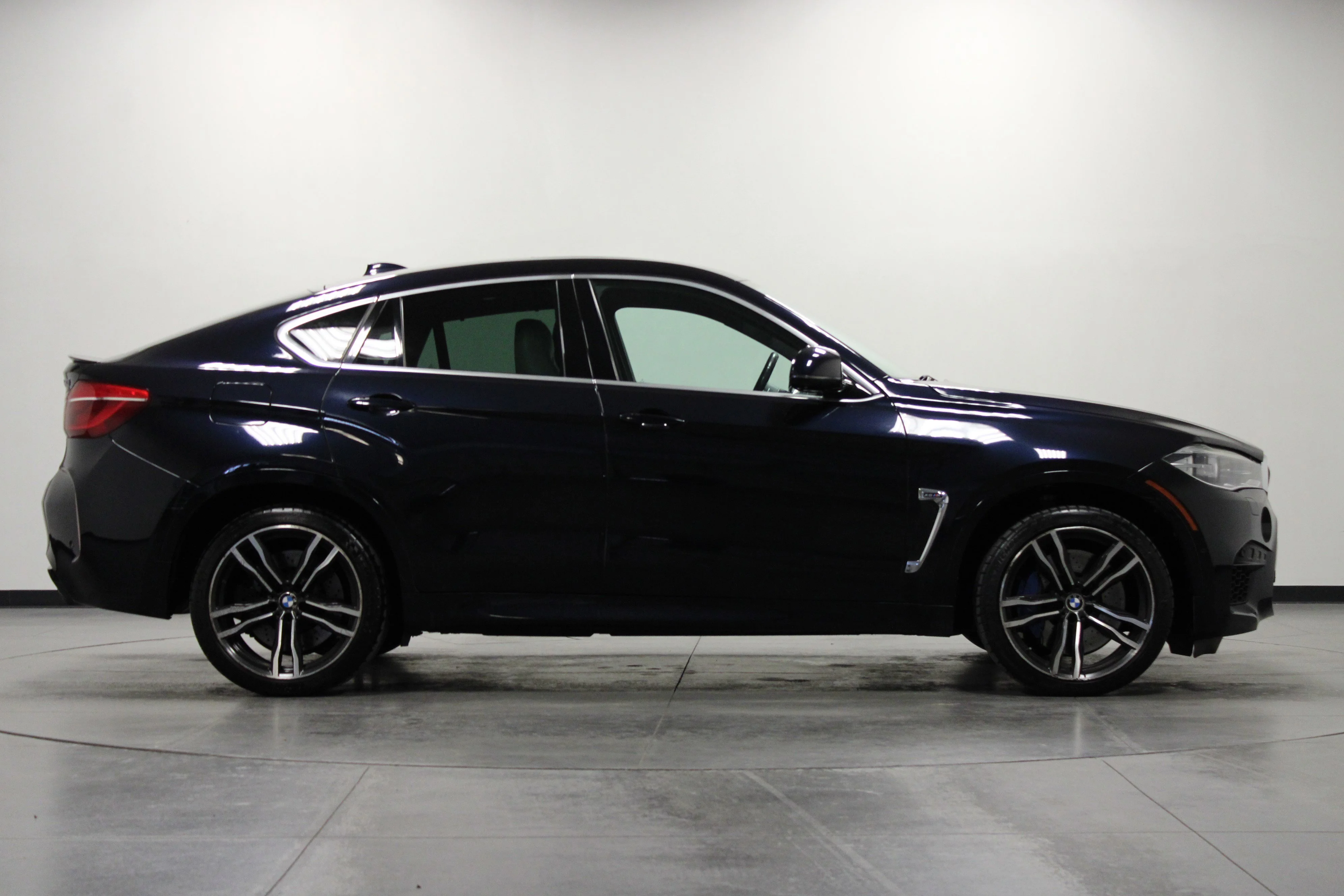 Used 2015 Carbon Black Metallic BMW Base image 3