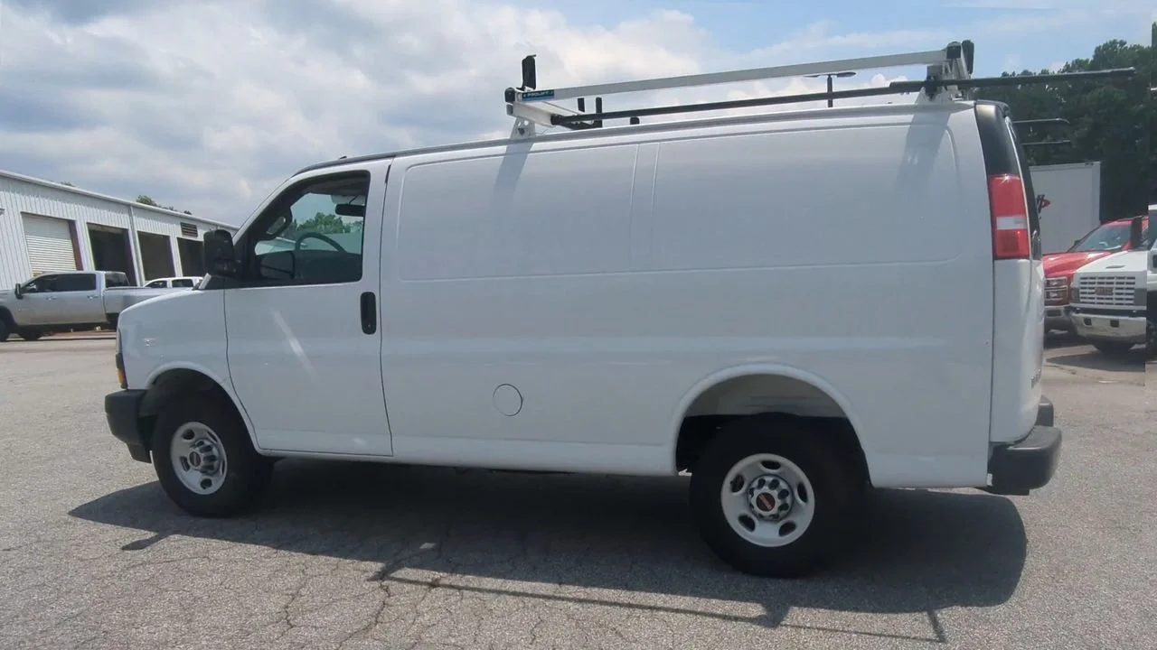 New 2025 Summit White GMC Work Van image 6