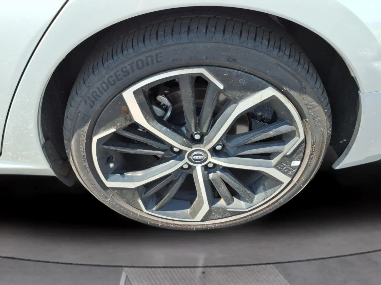 Used 2025 Brilliant Silver Metallic Nissan SR image 9