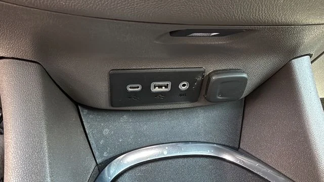 Used 2025 White Chevrolet LT image 34