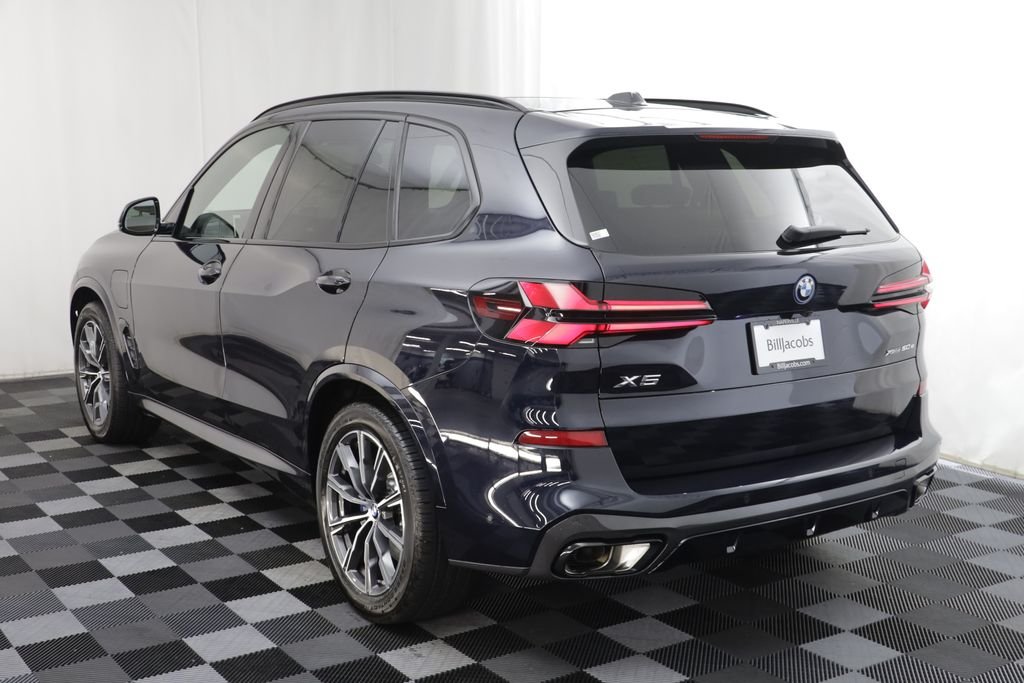 New 2026 Carbon Black Metallic BMW xDrive50e image 19