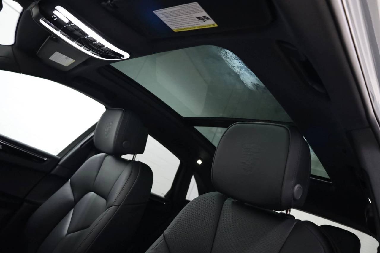2026 Porsche Macan T - Photo 20