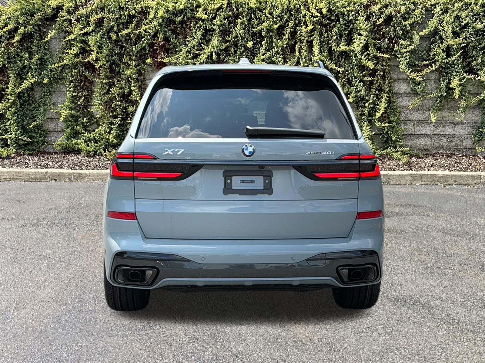 New 2027 Brooklyn Grey Metallic BMW xDrive40i image 5