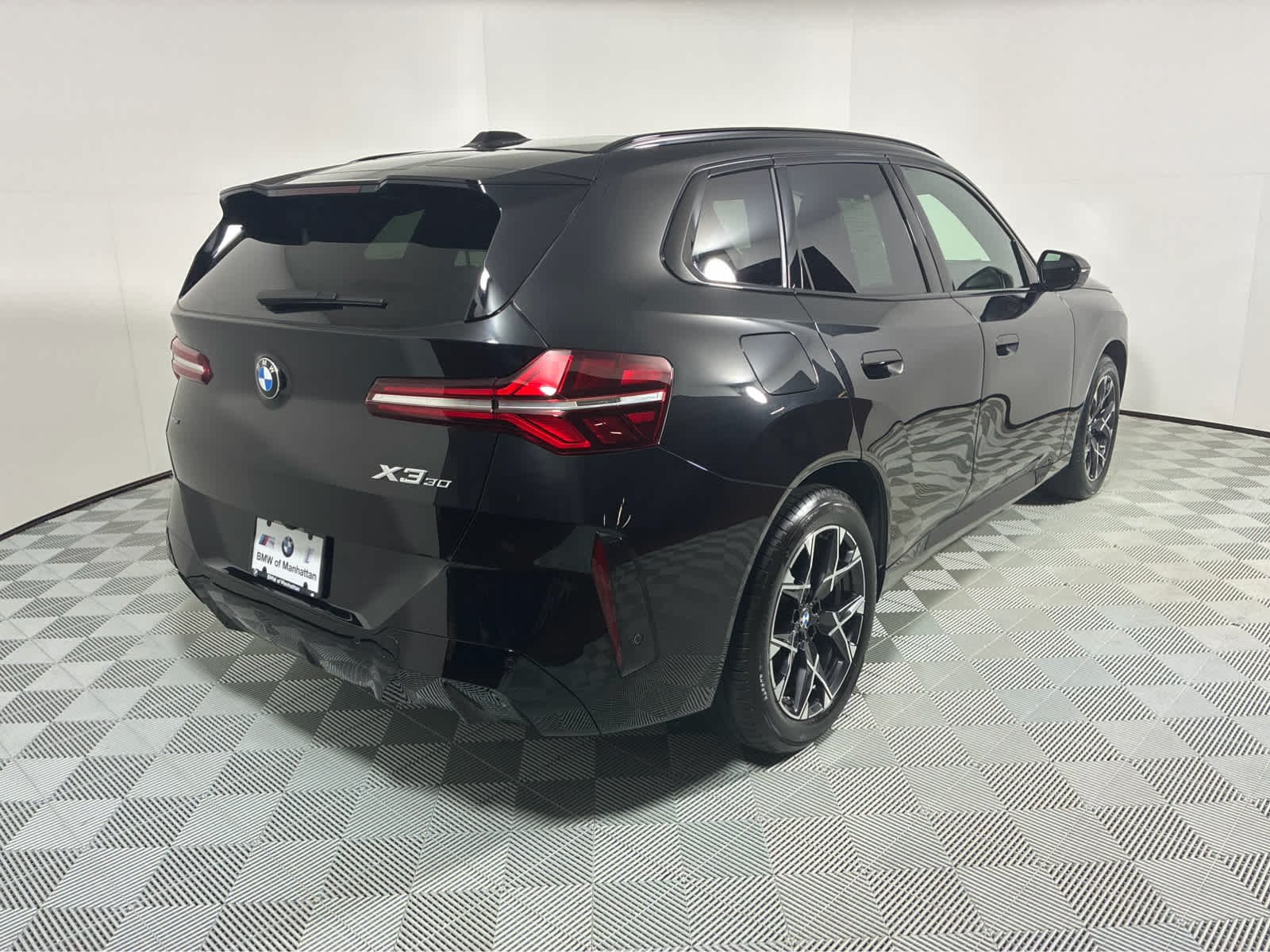 Used 2026 Black Sapphire Metallic BMW 30 xDrive image 4