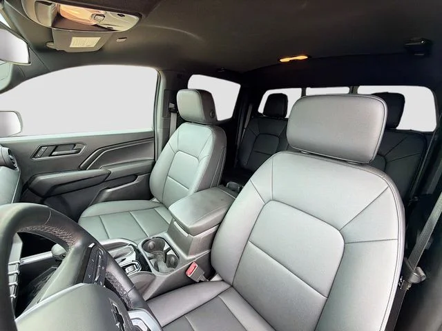 Used 2025 White Chevrolet Trail Boss image 22