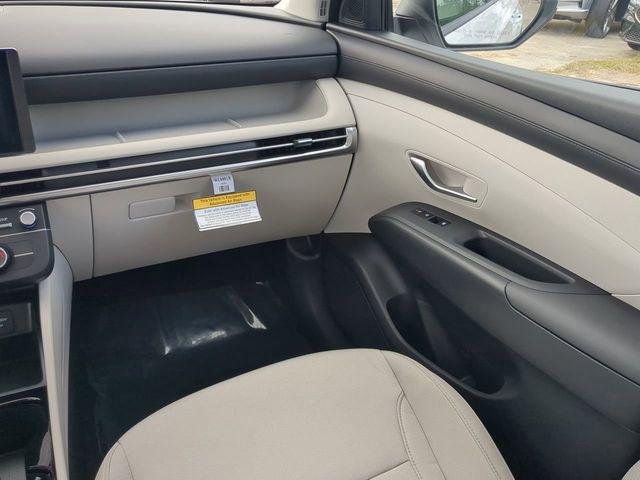 2025 Hyundai Tucson SE - Photo 17