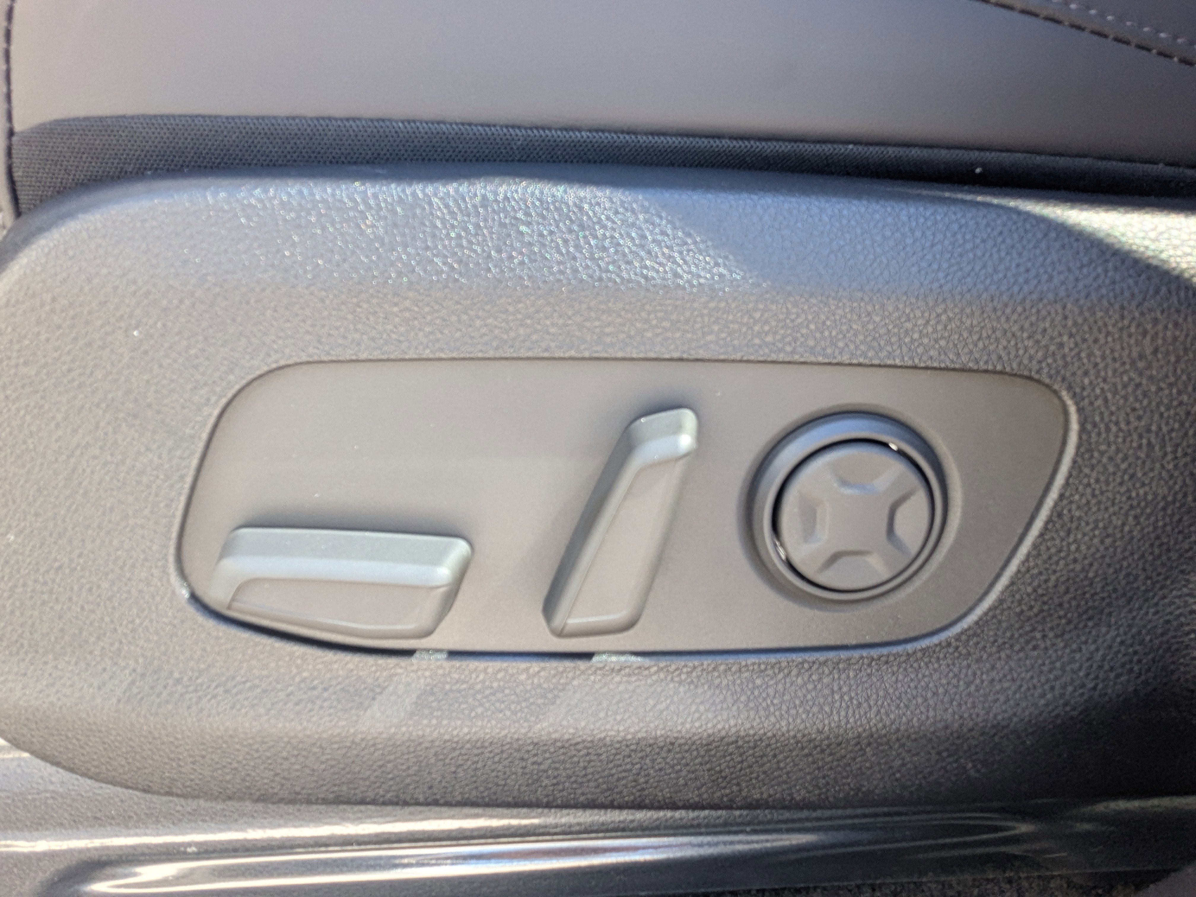New 2026 Ivory Silver Kia EX image 30