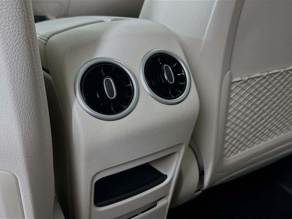 Used 2026  Mercedes-Benz GLB 250 image 25