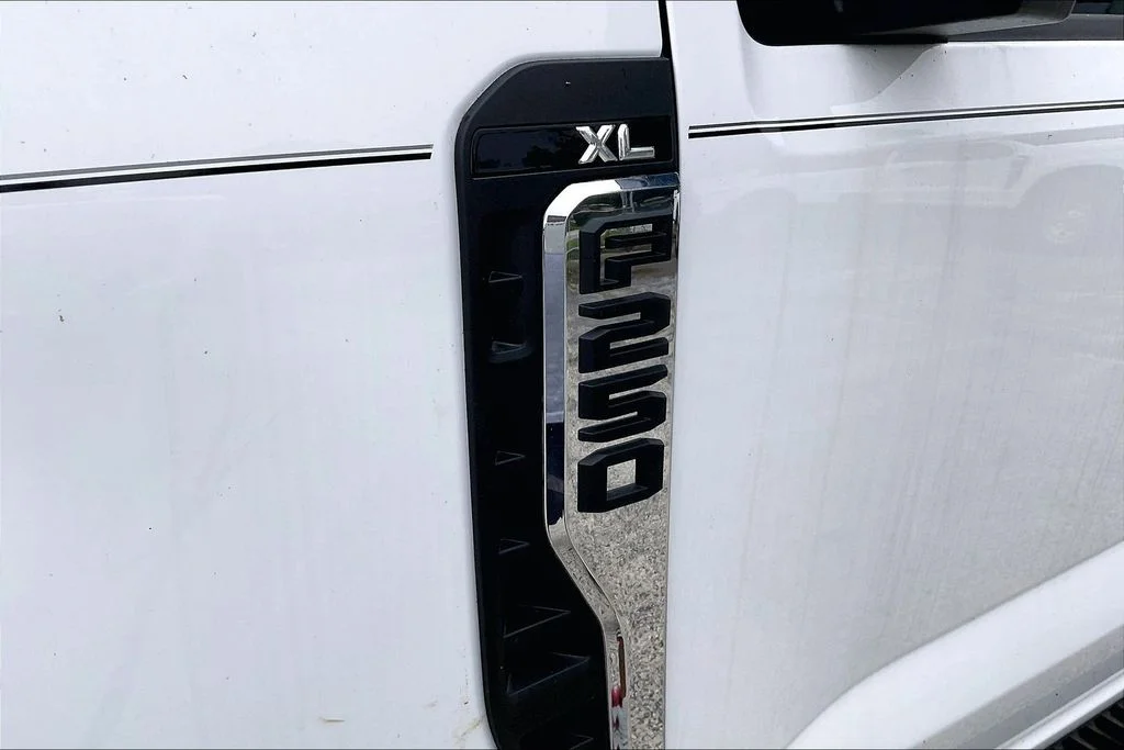 New 2026 Oxford White Ford F-250® XL image 7